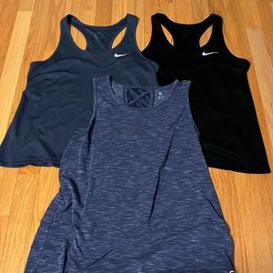 Workout tank bundle Nike and GapFit med GUC 30% off bundles